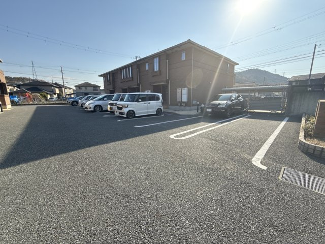 グランチャレットⅡの駐車場