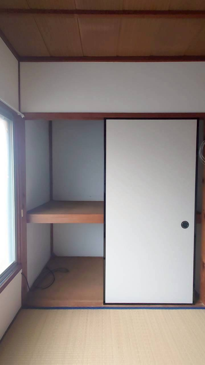 ◆南向きバルコニーのため陽当たり良好◆全居室収納付き◆伏見区醍醐外山街道の和室|和室押入