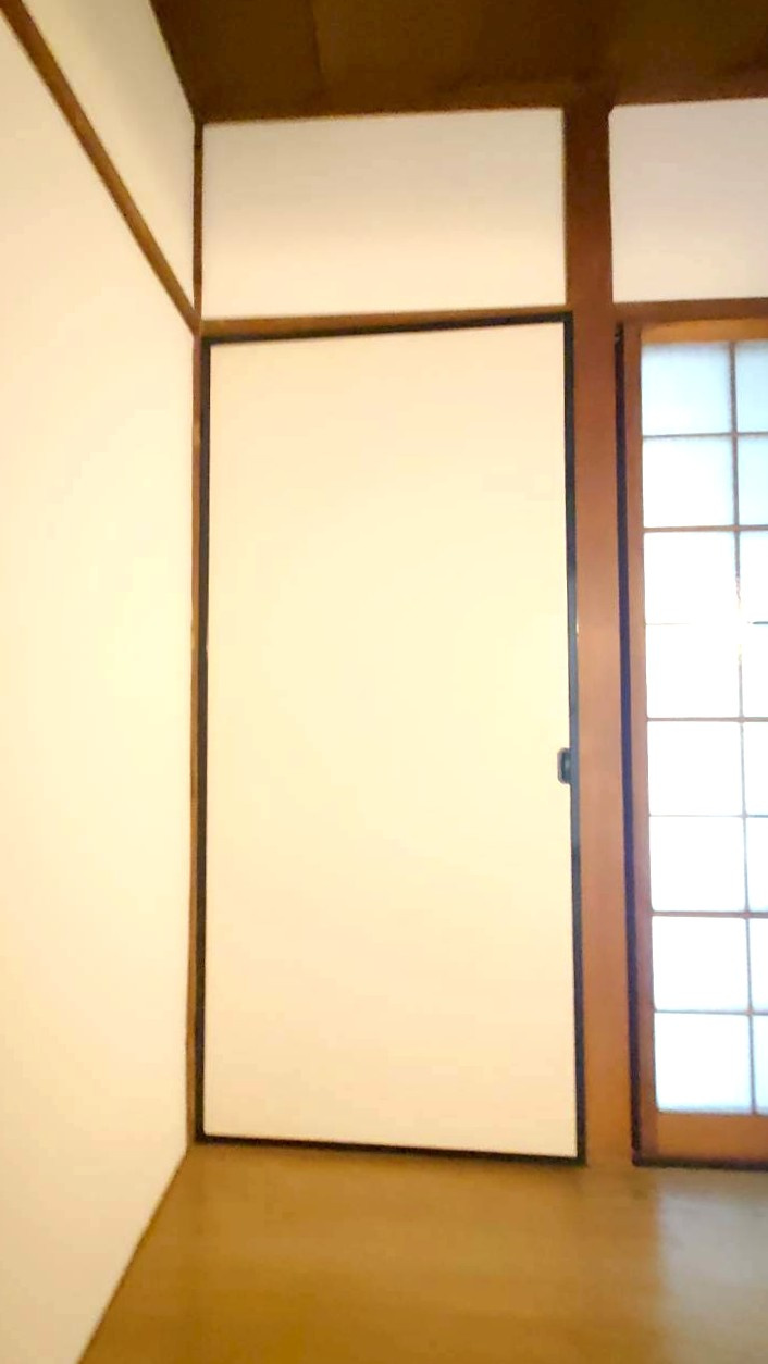 ◆南向きバルコニーのため陽当たり良好◆全居室収納付き◆伏見区醍醐外山街道の洋室|１階洋室の収納