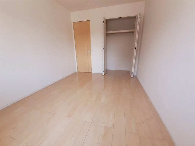 アバンツァート葉多の駐車場