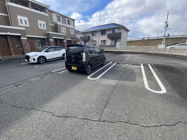 コータ・コートの駐車場