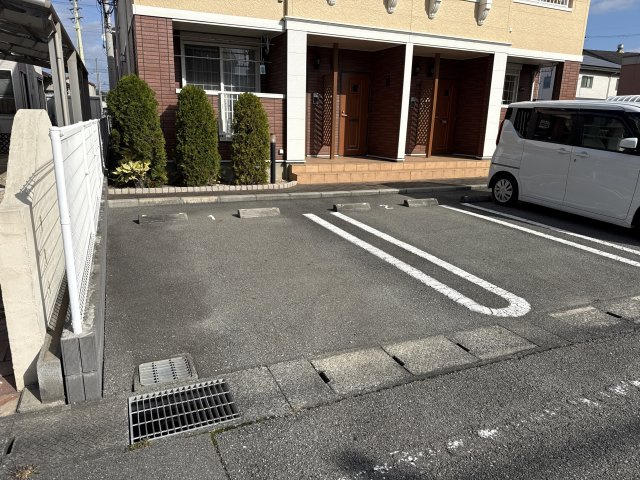 エレガンス・ヴィラＡの駐車場