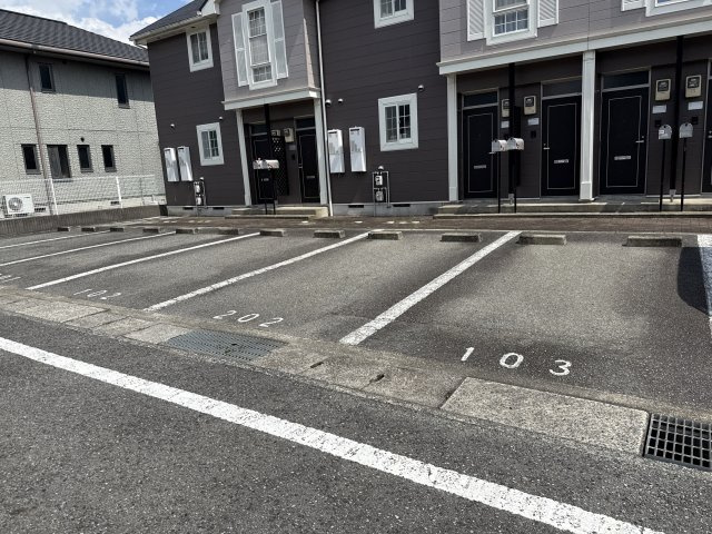 サンクレールⅡの駐車場