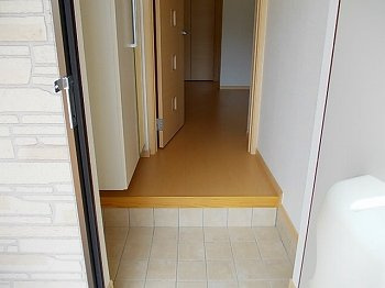 カトレーヴⅥの駐車場