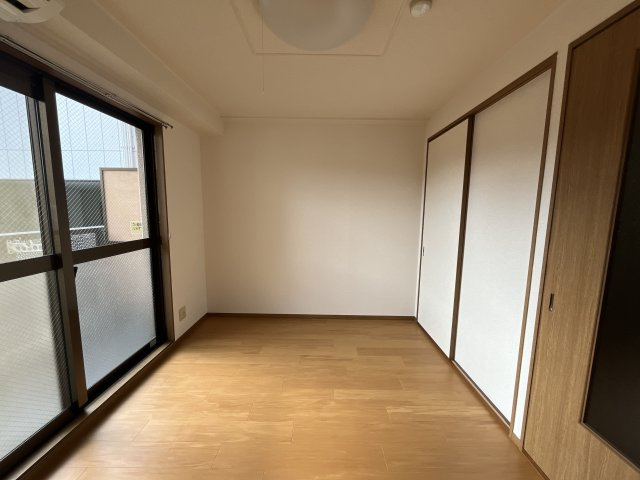 サンドミールの寝室