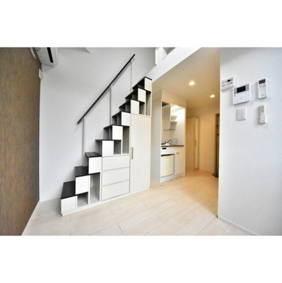 【内装】 | フリングホルニ | 明るい室内です