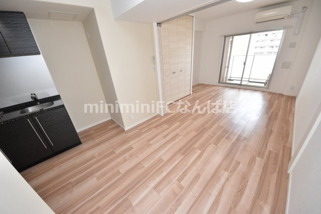 エスライズ西本町Ⅱの居間・リビング