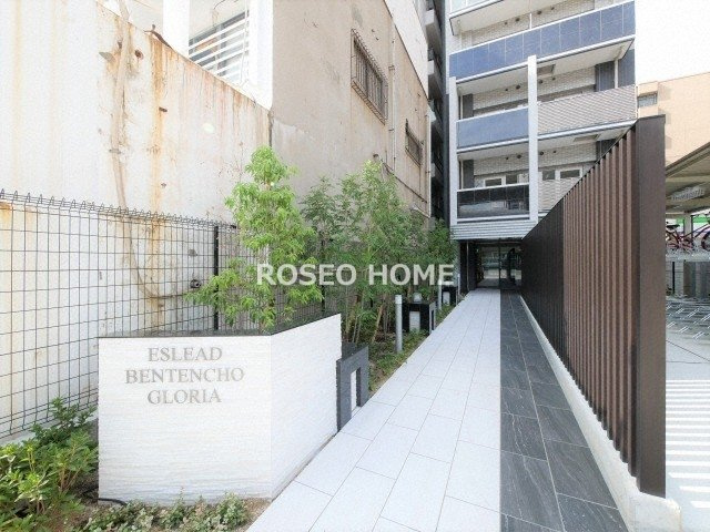 エスリード弁天町グロリアのエントランス