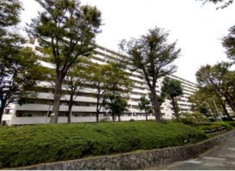 亀戸二丁目団地第9号棟の外観