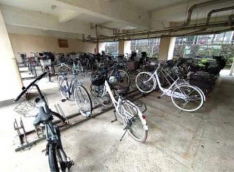 亀戸二丁目団地第9号棟の駐輪場