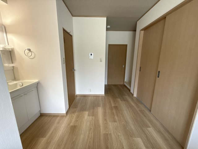 ロイヤルハイツⅠの居間・リビング