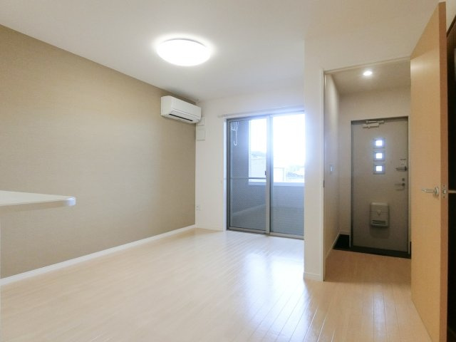 フィオーレ　新開の居間・リビング