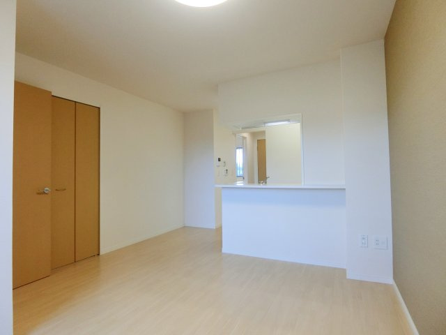 フィオーレ　新開の居間・リビング