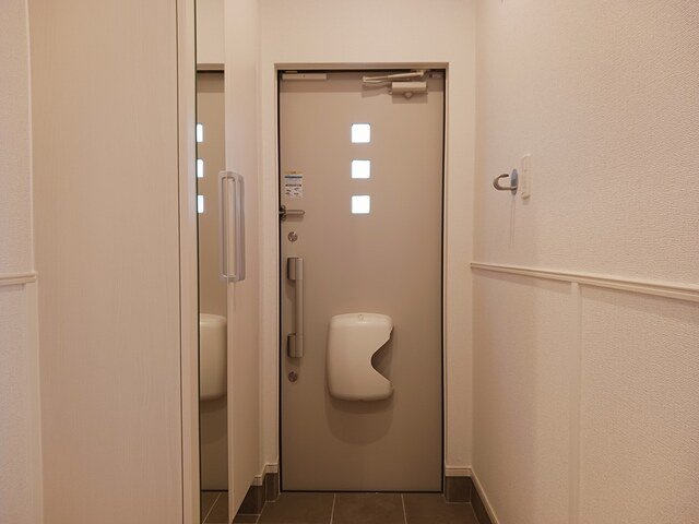 ヒカルサ加須ウエストⅠの玄関