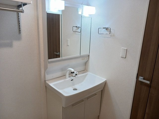 ヒカルサ加須ウエストⅠの洗面所