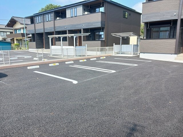 ヒカルサ加須イーストⅠの駐車場