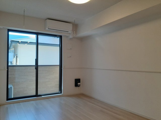 コッツ　ウォルズ　ガーデンの居間・リビング