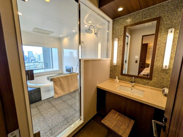 【その他共用部分】 | 【ゲストルーム】ホテルライクでグレード感あふれるしつらえ。ジャグジー付きのビューバスがございます！