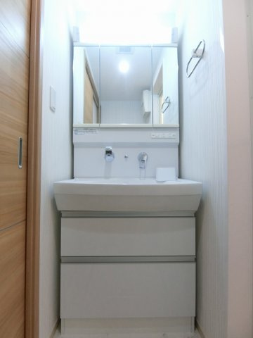 コーエー　アビタシオンの独立洗面台