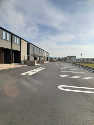 【駐車場】 | ゲミューゼガルテンⅠ | 駐車スペースもあります