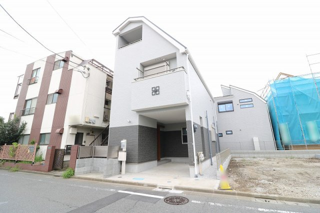 【外観】 | 練馬区東大泉7丁目　未入居一戸建住宅　全5棟　（保谷店） | 小中学校徒歩10分圏内なのでお子様がいるご家庭も安心です。