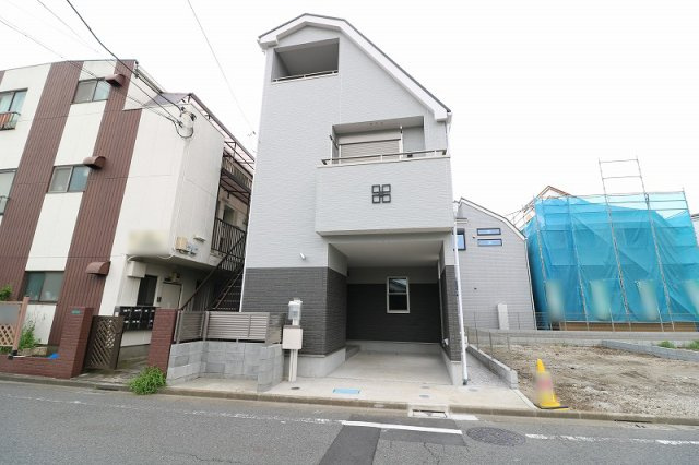 【外観】 | 練馬区東大泉7丁目　未入居一戸建住宅　全5棟　（保谷店） | 2024年9月撮影/教育、子育ての施設が充実し、家族みんなが楽しめる公園が多く点在する 子育て環境に安心な街。