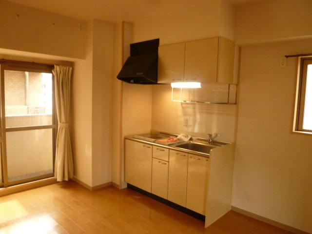 ロイヤルヒルⅡの居間・リビング