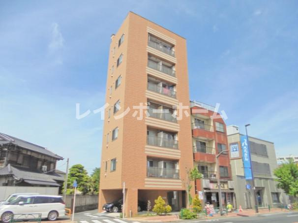 コスモポリタンの外観