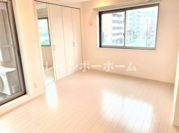 コスモポリタンの居間・リビング