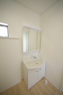 【独立洗面台】 | 【仲介手数料無料！！】府中市日新町４丁目　新築戸建て（全7棟）2号棟　4990万円