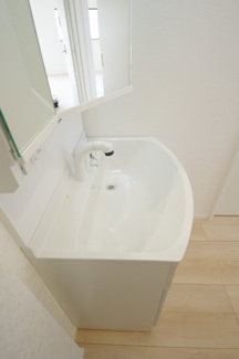 【独立洗面台】 | 【仲介手数料無料！！】府中市日新町４丁目　新築戸建て（全7棟）2号棟　4990万円