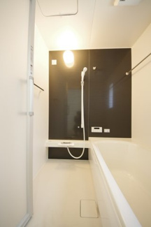 【浴室】 | 【仲介手数料無料！！】府中市日新町４丁目　新築戸建て（全7棟）2号棟　4990万円