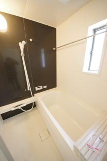 【浴室】 | 【仲介手数料無料！！】府中市日新町４丁目　新築戸建て（全7棟）2号棟　4990万円