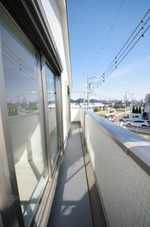 【バルコニー】 | 【仲介手数料無料！！】府中市日新町４丁目　新築戸建て（全7棟）2号棟　4990万円