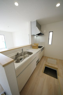 【キッチン】 | 【仲介手数料無料！！】府中市日新町４丁目　新築戸建て（全7棟）2号棟　4990万円