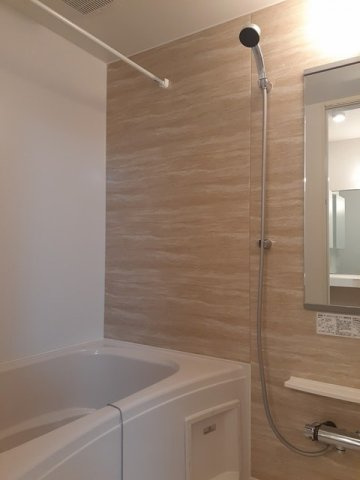 トイロ　蔵子　Ａの浴室