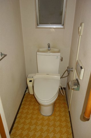 戸塚マンション　E棟のトイレ