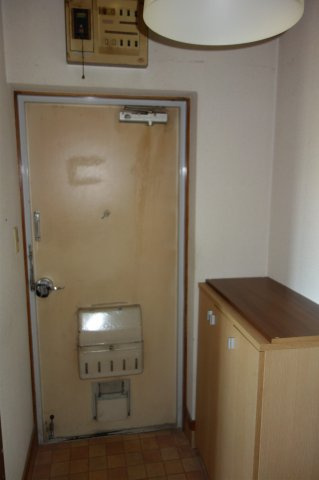 戸塚マンション　E棟の玄関