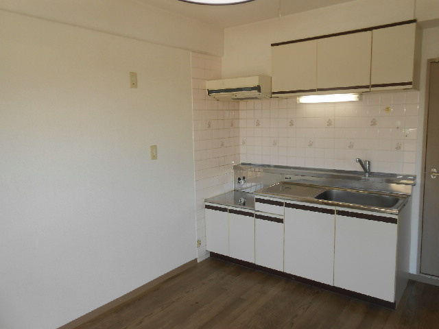 S0955R　ピニエール下田のキッチン