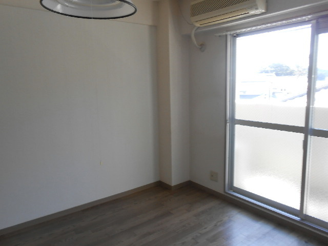 S0955R　ピニエール下田の居間・リビング