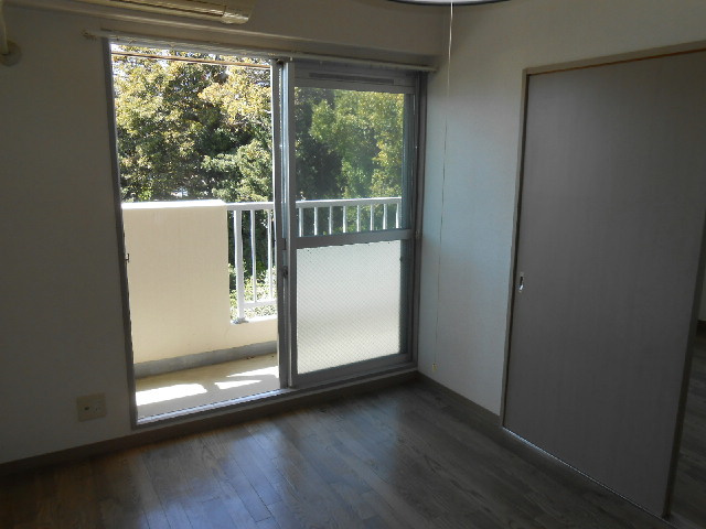 S0955R　ピニエール下田の洋室