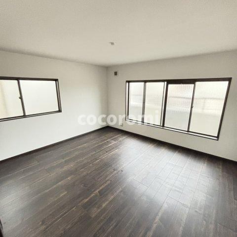 藤阪元町３丁目戸建ての洋室