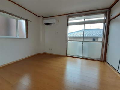 【居間・リビング】 | エクセレントコーポ | おしゃれな居間です