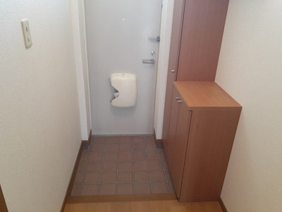 【玄関】 | メゾンド・デニムＡ | 明るい玄関です