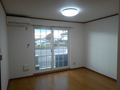 【居間・リビング】 | シャン・ド・フルール | ゆったり過ごせる居間です