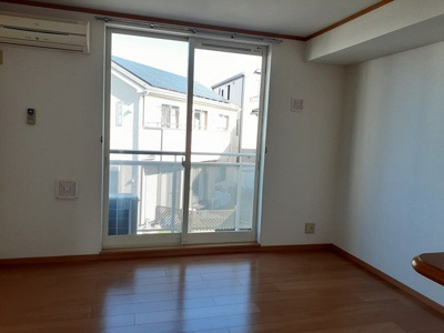 【居間・リビング】 | メゾン・プレインＤ | ゆったりとした居間です