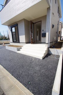 【前面道路含む現地写真】 | 【仲介手数料無料！！】府中市日新町４丁目　新築戸建て（全7棟）3号棟　5190万円