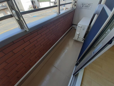 【バルコニー】 | ステュ－ディオ招提 | 外からの目が気にならないバルコニーで洗濯物が干せます