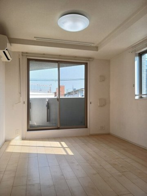 【内装】 | プレアデス城北 | 明るい色調の室内です