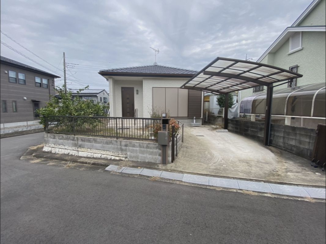 平屋　日吉台5丁目　中古戸建の駐車場